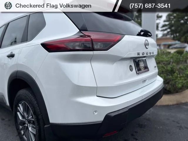 Used 2024 Everest White Pearl Nissan S image 9