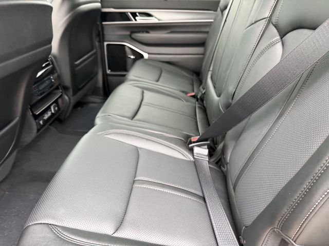 New 2026 Baltic-Gray Metallic Clear-Coat Exterior Paint Jeep Limited Reserve image 10