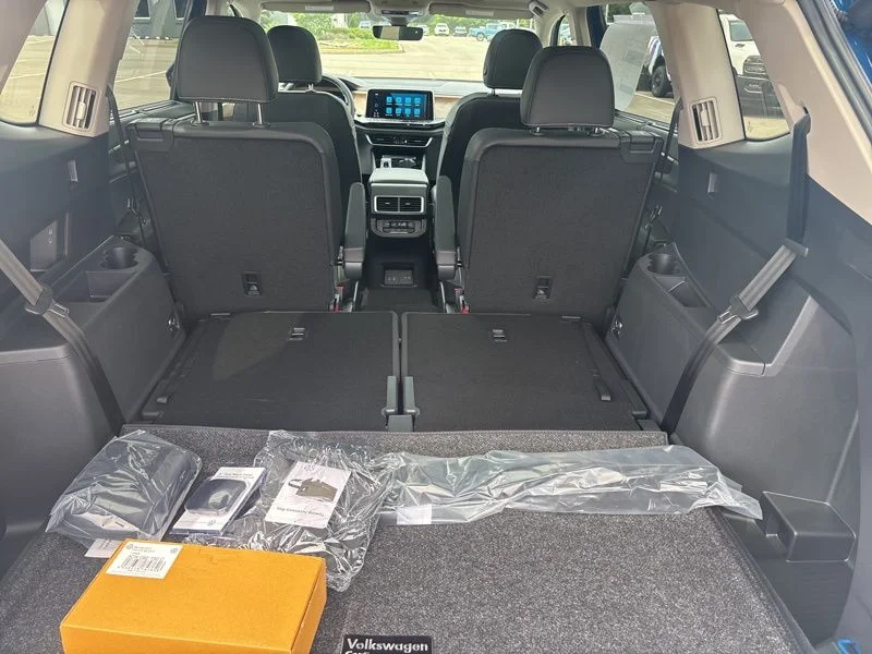 New 2026 Blue Volkswagen 2.0T SE w/Technology image 13