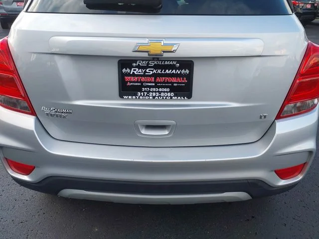 Used 2017 Silver Chevrolet LT image 27