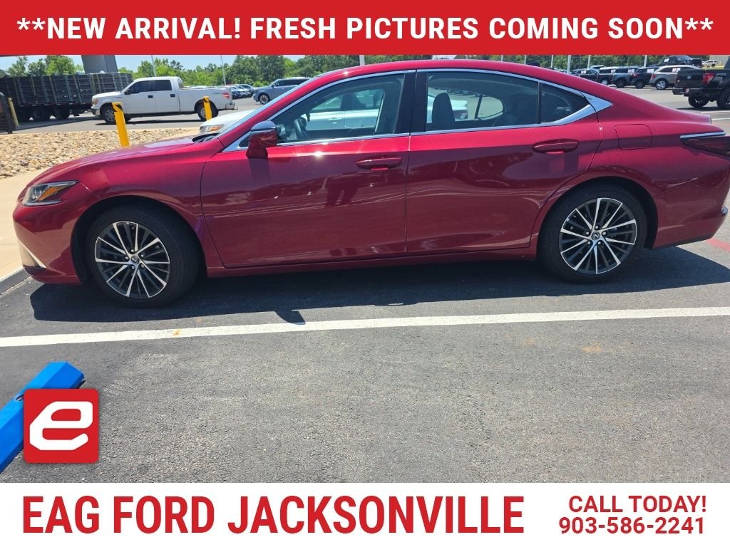 2025 Lexus ES 350 350's photo
