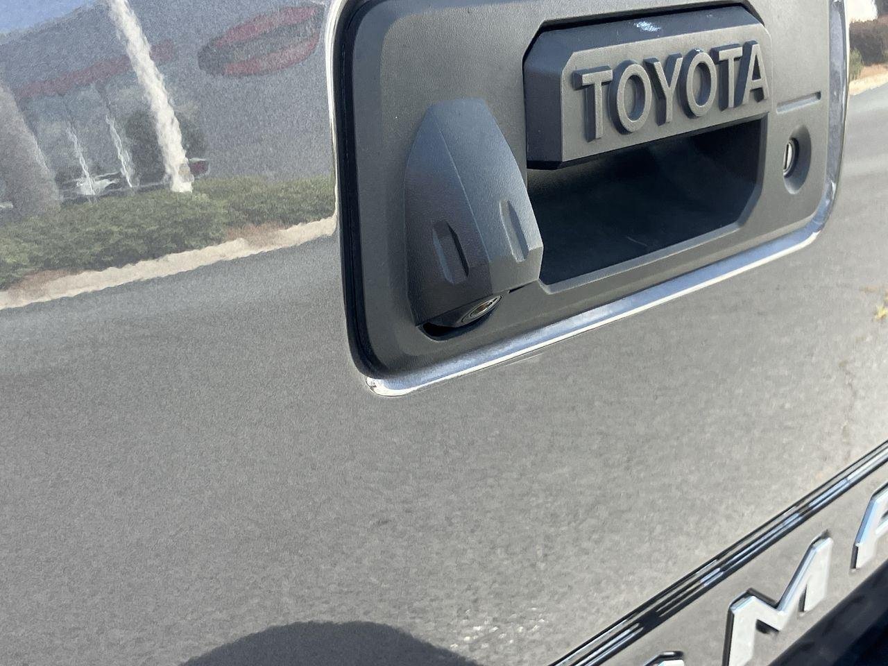 Used 2017 Gray (Magnetic Gray Metallic) Toyota SR5 V6 Double Cab image 10