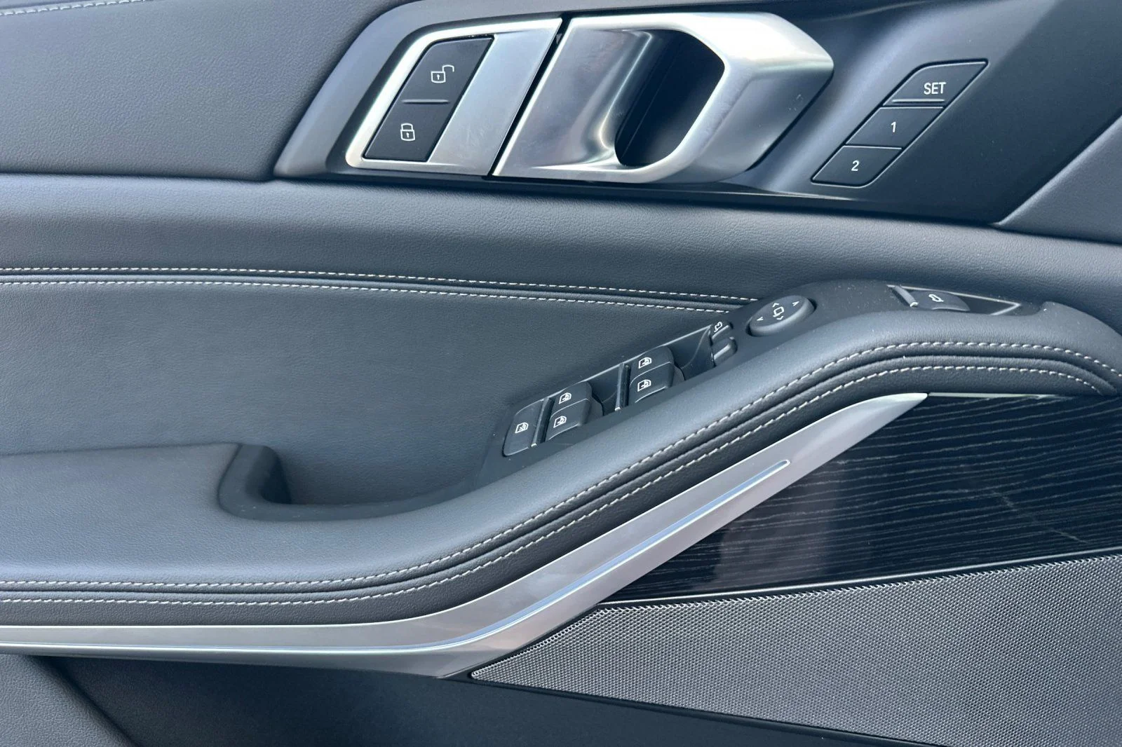 New 2026 Black Sapphire Metallic BMW xDrive50e image 8