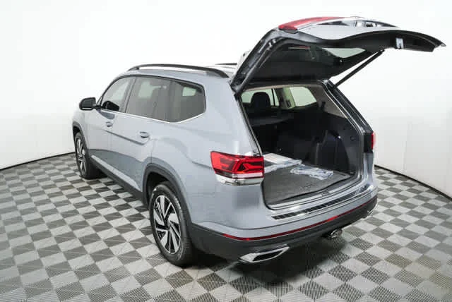 New 2026 Pure Gray Volkswagen 2.0T SE w/Technology image 27
