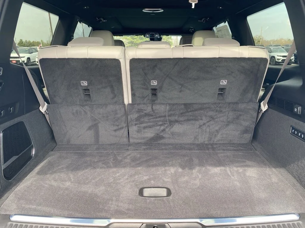 Used 2026 Black Jeep Summit Obsidian image 41
