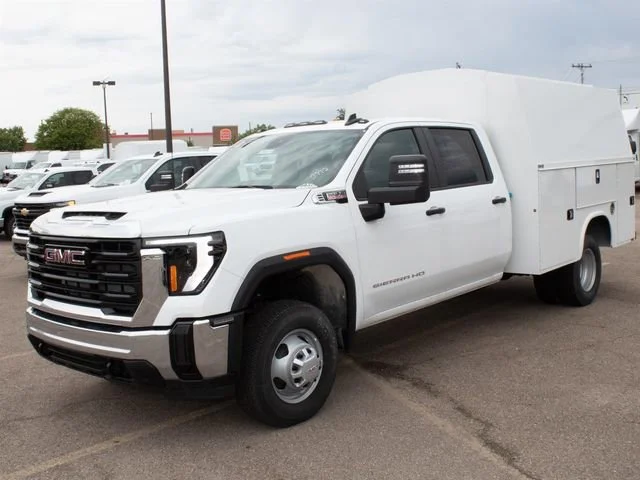 2025 GMC Sierra 4WD Crew Cab Standard Box Pro's photo