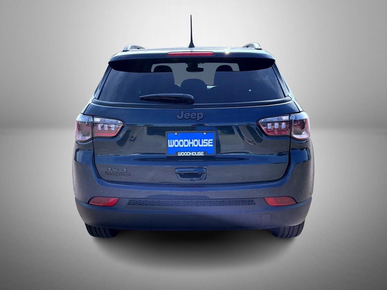 New 2026 Fathom Blue Pearl-Coat Exterior Paint Jeep Latitude image 6