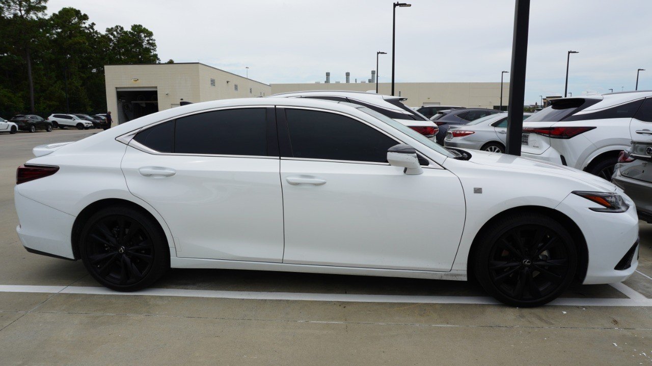 Used 2025 White Lexus ES 350 image 4