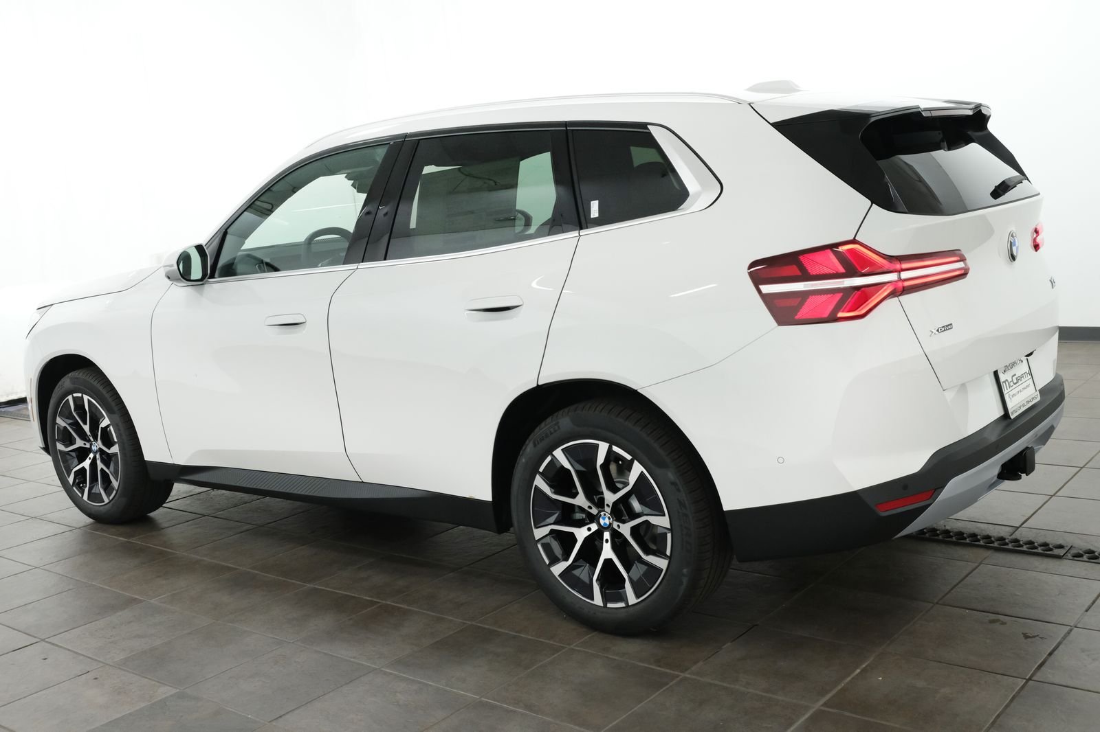 New 2026 Alpine White BMW 30 xDrive image 3