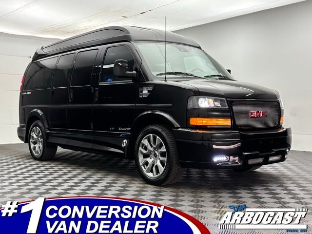 Used 2025 Onyx Black GMC Explorer Limited SE image 1