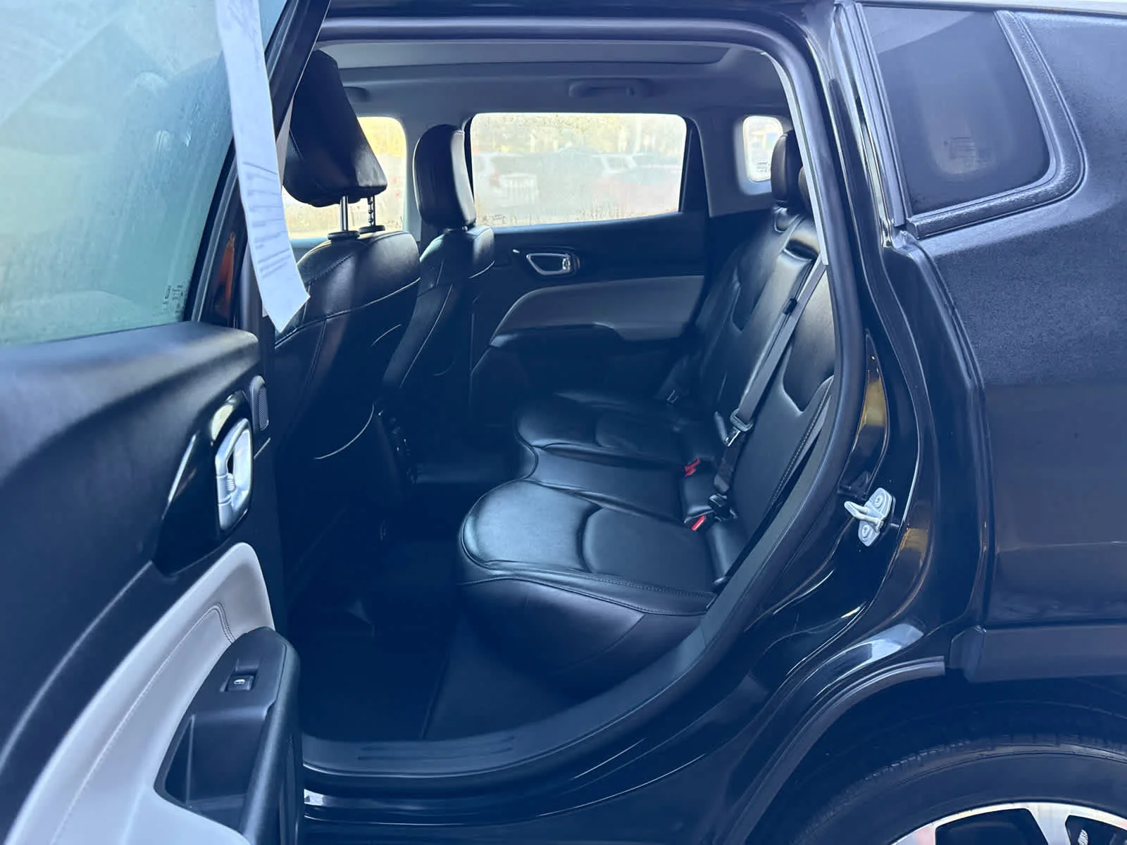 Used 2022 Diamond Black Crystal Pearlcoat Jeep Limited image 20