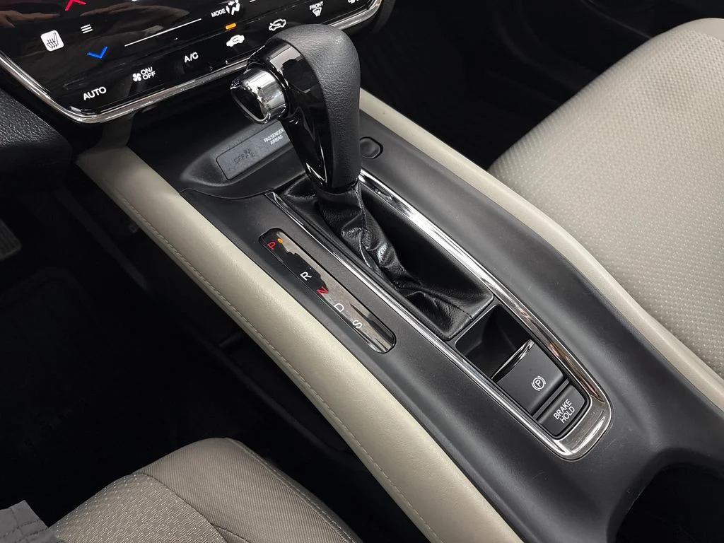 Certified Used 2022 White Honda EX image 27