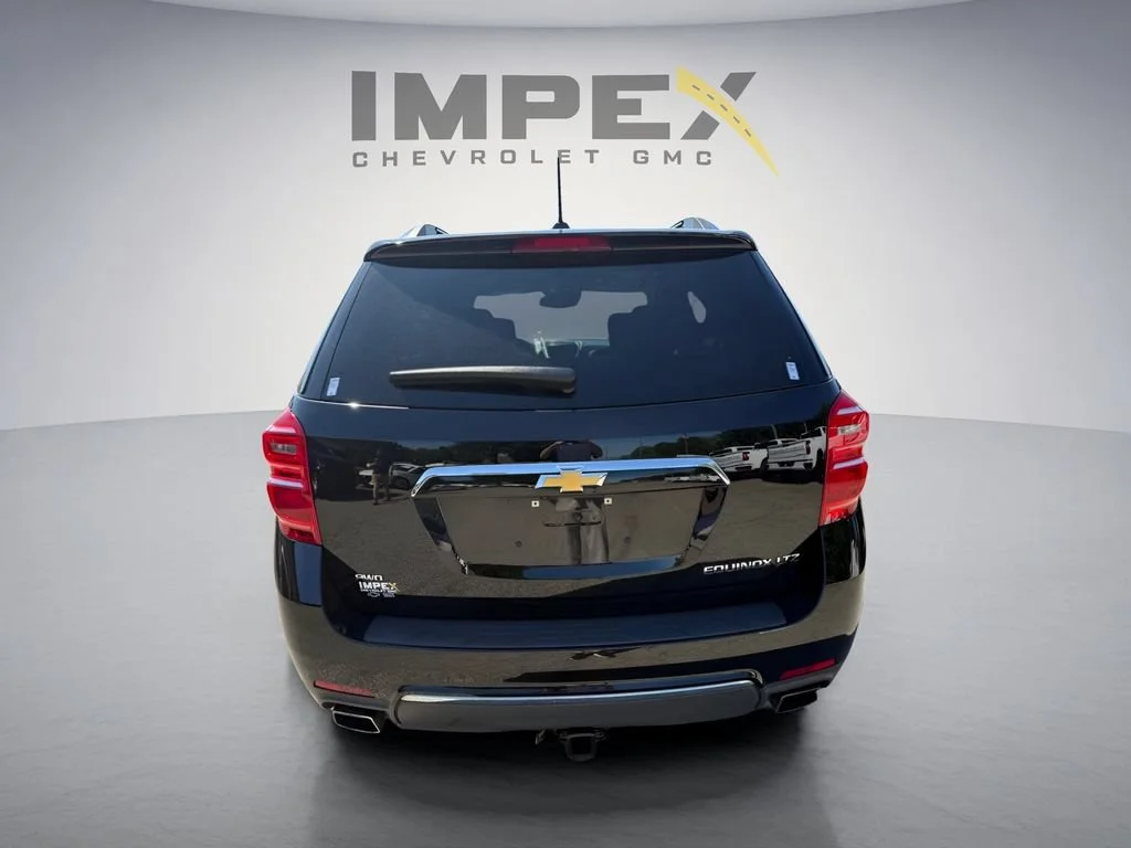 Used 2016 MOSAIC BLACK METALLIC Chevrolet LTZ image 4