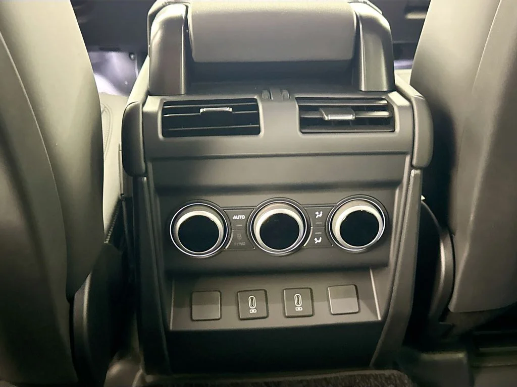 New 2026 Santorini Black Land Rover X-Dynamic SE image 26