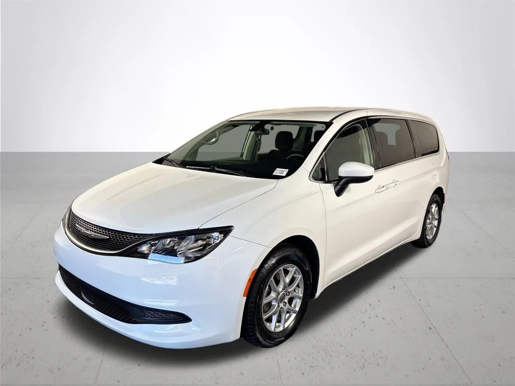 Used 2022 White Chrysler LX image 2