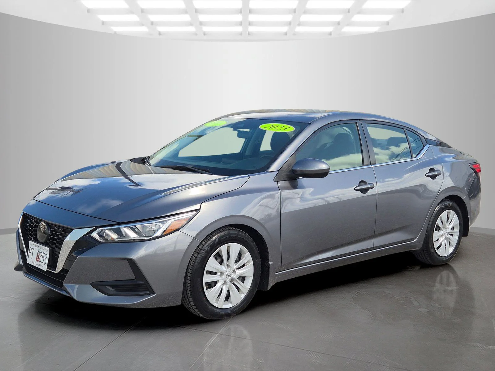 Used 2023 Gray Nissan S image 7
