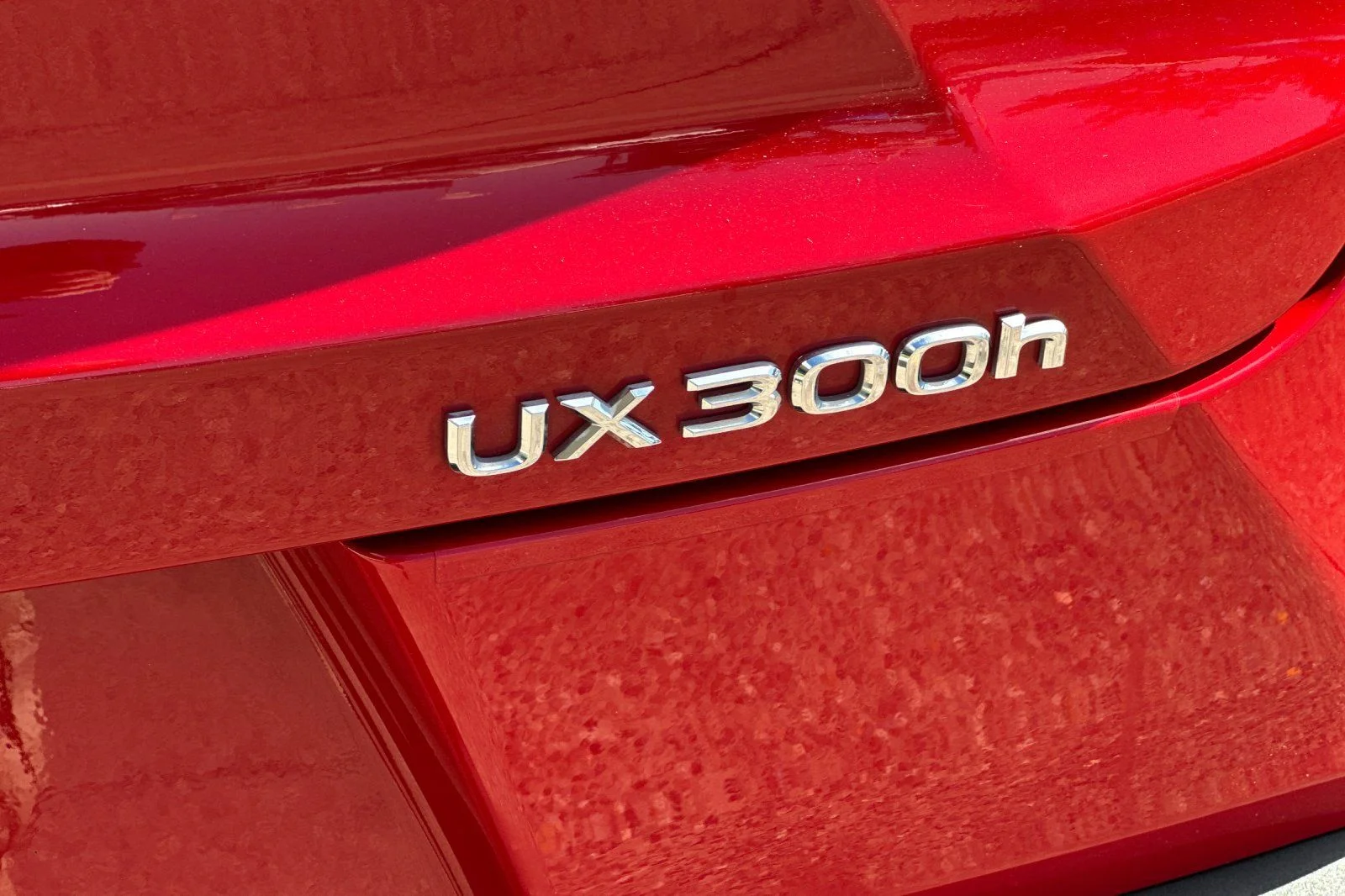 2025 Lexus UX Hybrid 300h - Photo 21