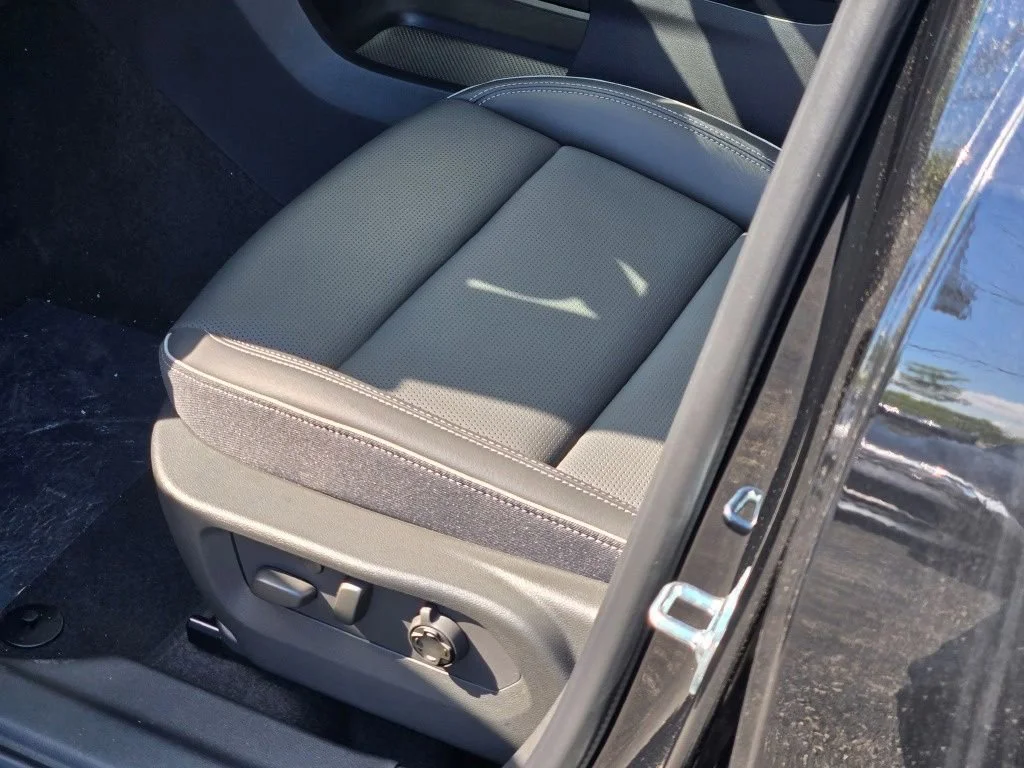 New 2026 Ebony Twilight Metallic Buick Avenir image 9