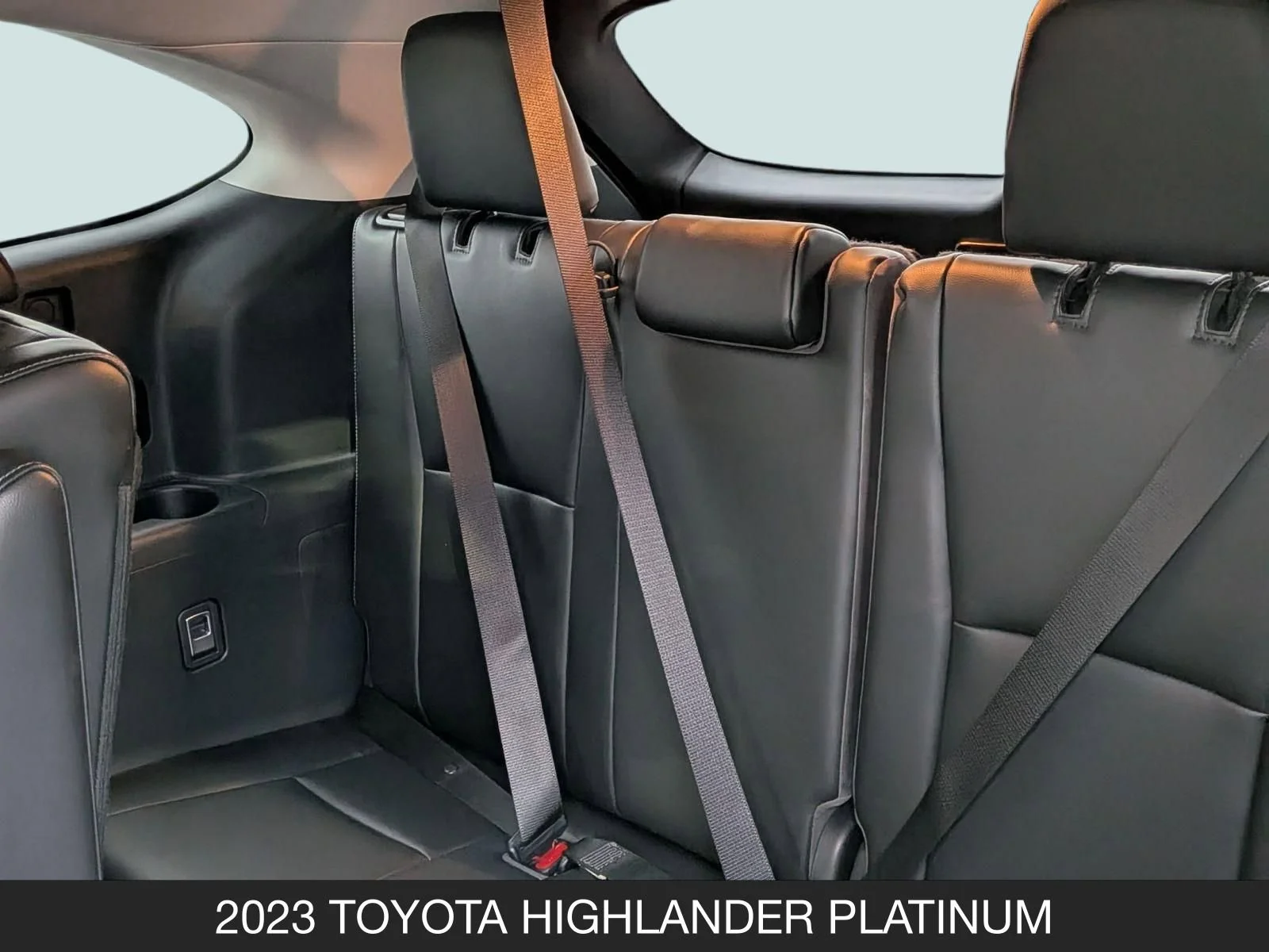 Used 2023 Wind Chill Pearl Toyota Platinum image 27