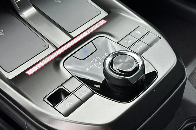 New 2026 COSMIC WHITE PEARL Subaru Premium FWD image 18