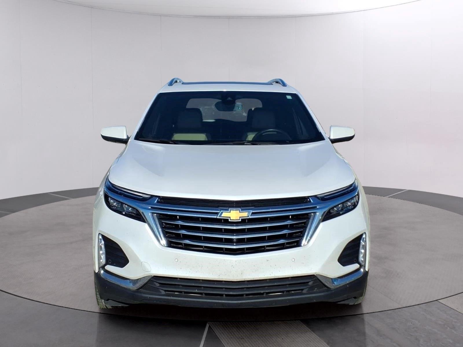 Used 2024 Iridescent Pearl Tricoat Chevrolet Premier image 8