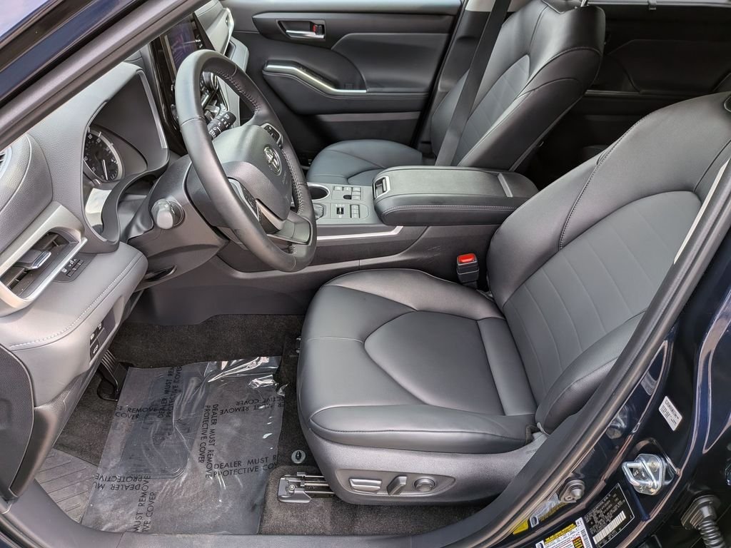Used 2026  Toyota XLE image 16
