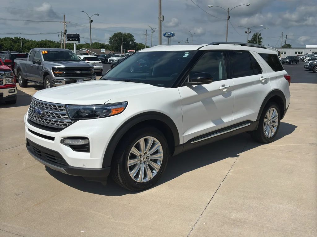 Used 2024 Star White Ford Limited image 8