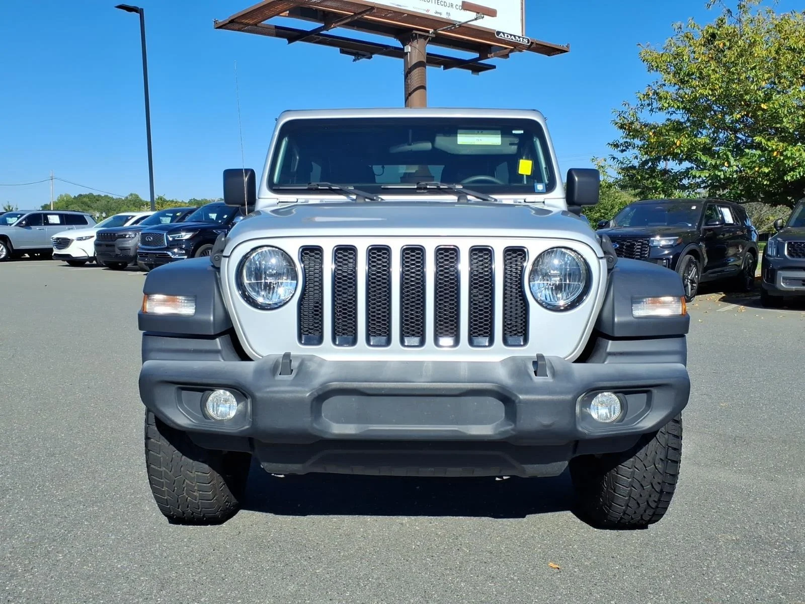 Used 2023 Silver Zynith Clearcoat Jeep Sport Altitude image 13