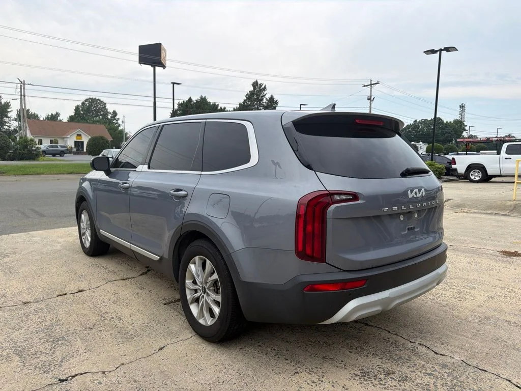 Used 2022 Silver Kia LX image 5