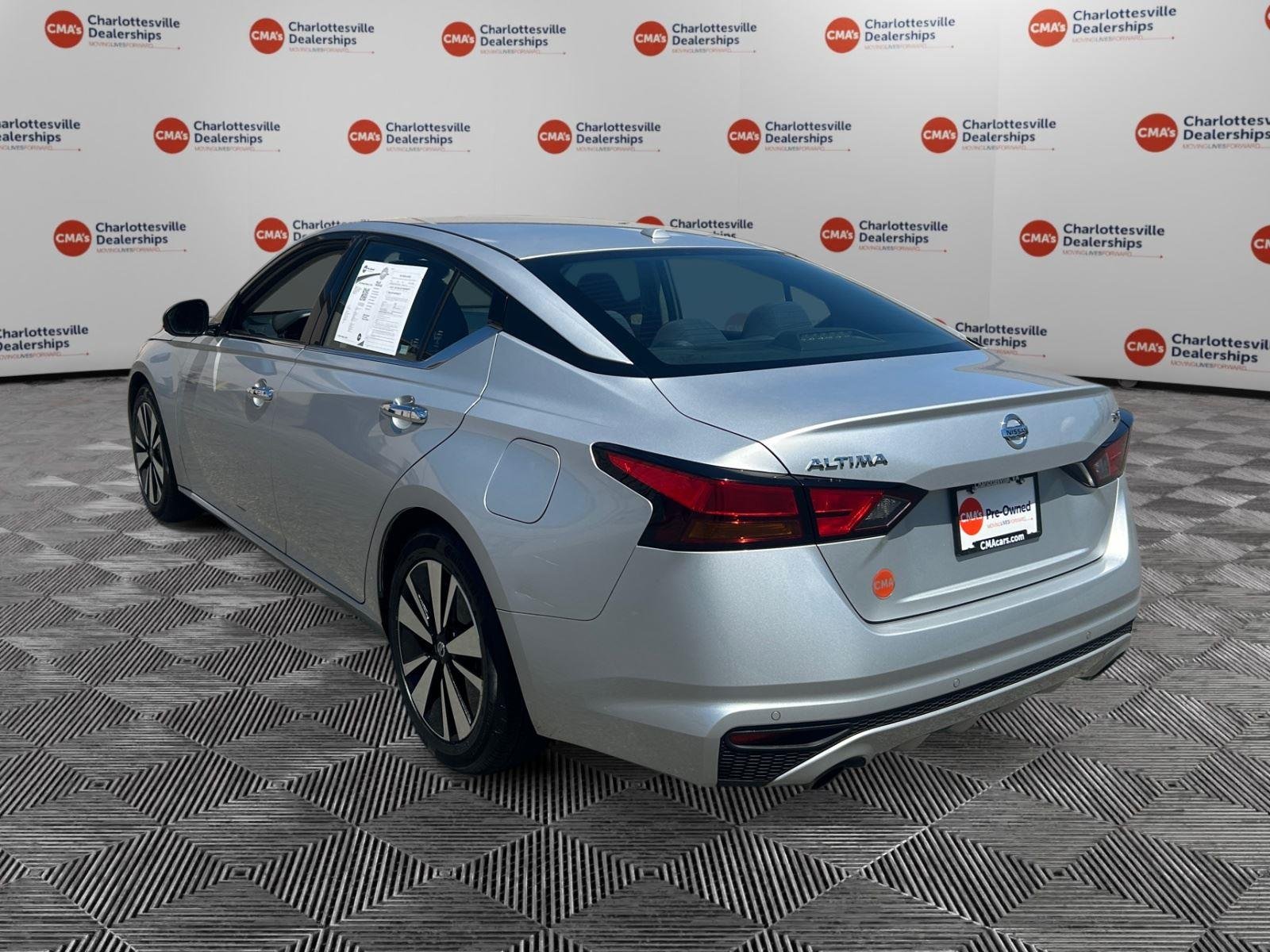 Used 2019 Brilliant Silver Metallic Nissan 2.5 SV image 3
