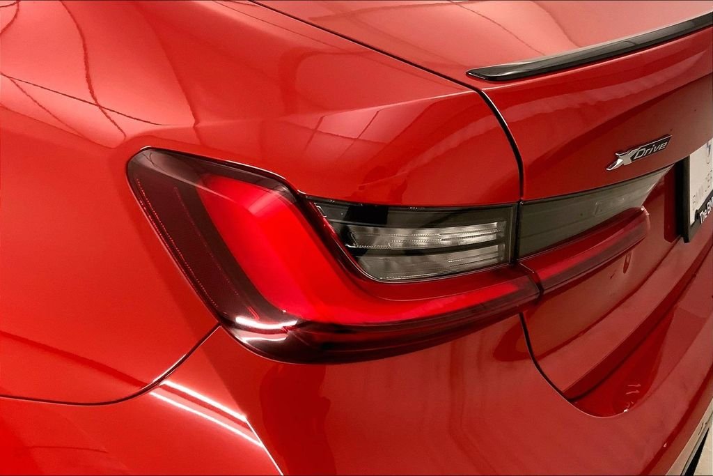 Used 2023 Melbourne Red Metallic BMW  image 28