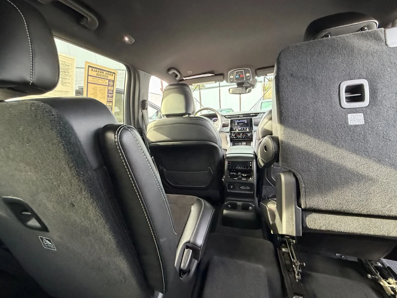 Used 2023 Diamond Black Crystal Pearlcoat Jeep Altitude image 26