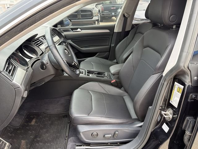 Used 2019 Black Volkswagen 2.0T SE image 14