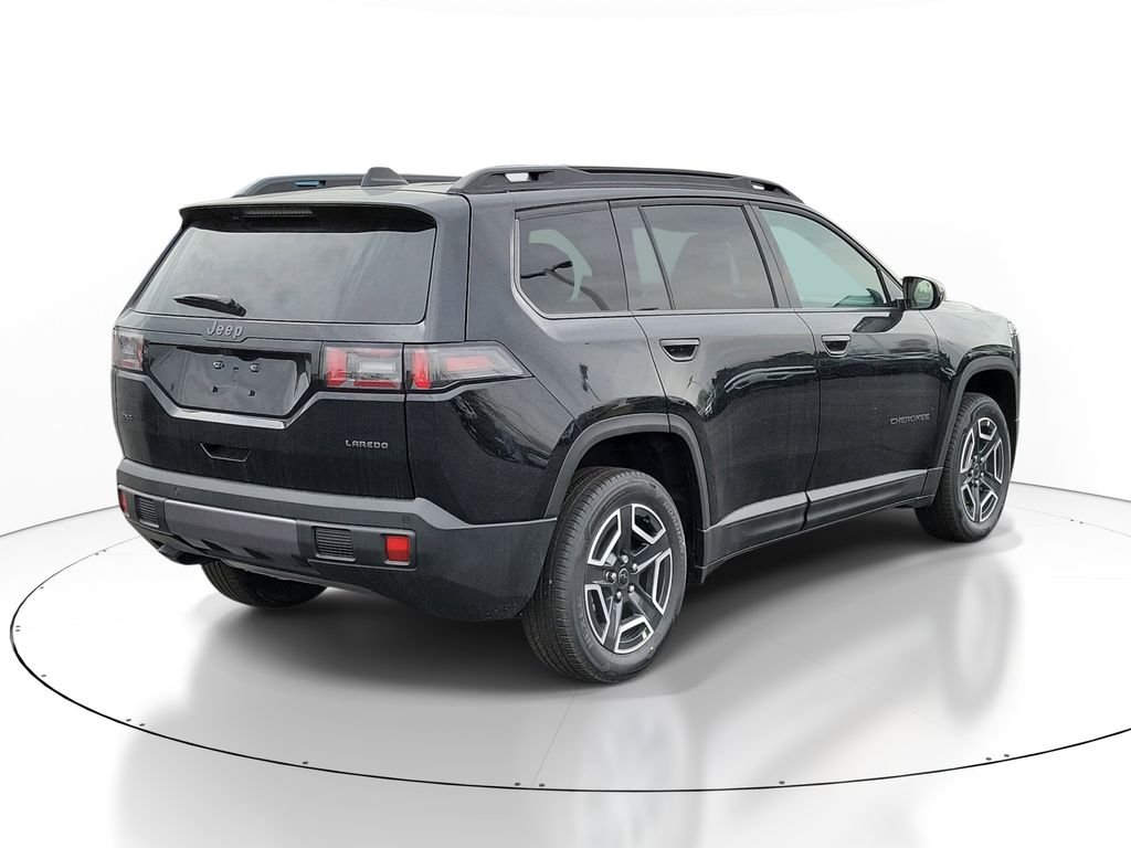 New 2026 Diamond Black Crystal Pearlcoat Jeep Laredo image 4