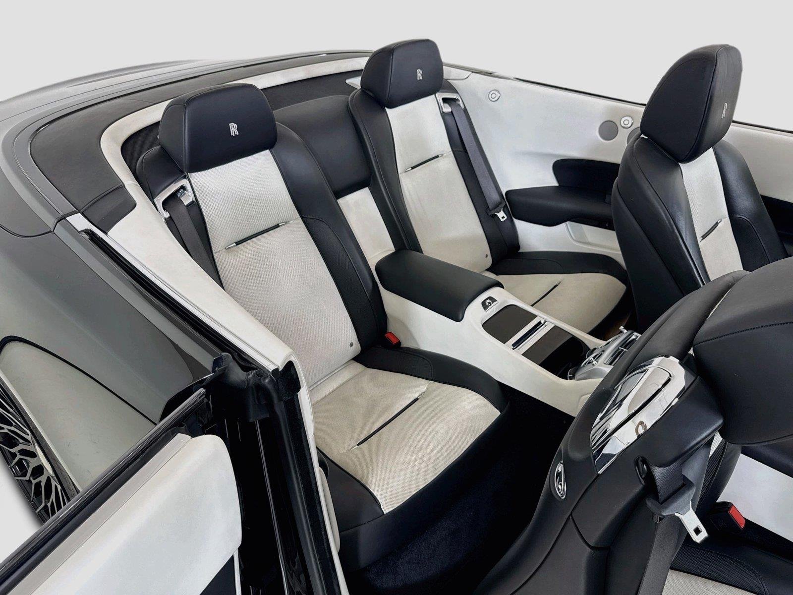 Used 2018 Obsidian Rolls-Royce  image 26