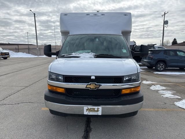 New 2025 Summit White Chevrolet 2WT image 2