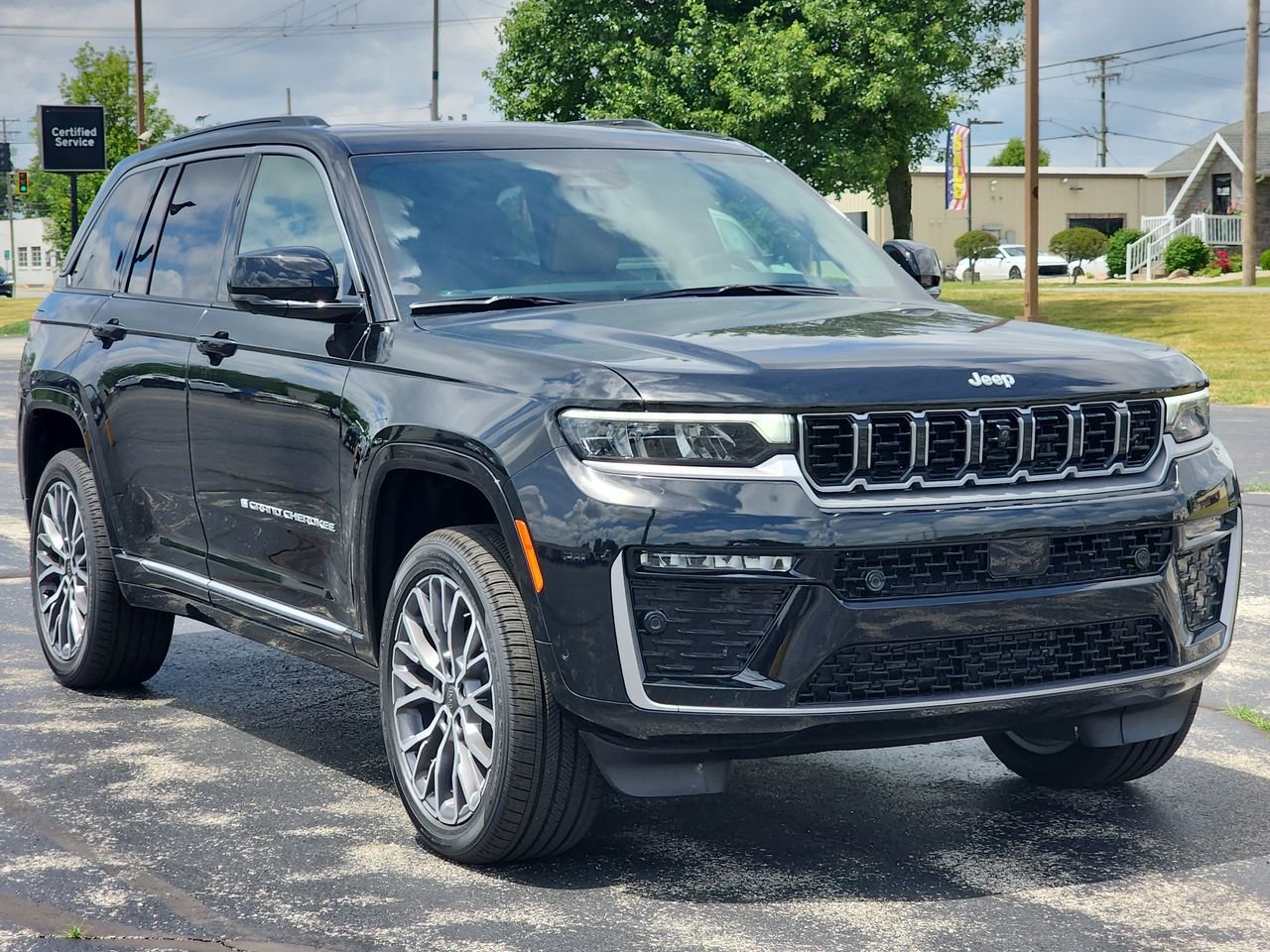 New 2026 Diamond Black Crystal Pearl-Coat Exterior Paint Jeep Summit image 1