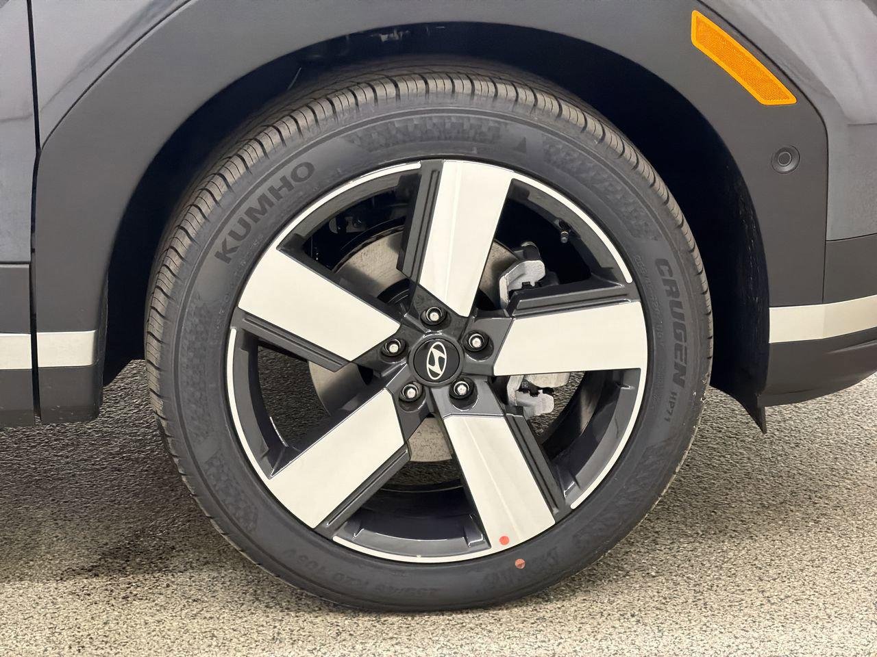 New 2026 Ecotronic Gray Hyundai Limited image 10