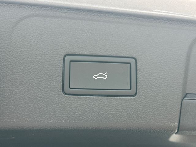 New 2026 Silver Volkswagen 2.0T SE w/Technology image 19