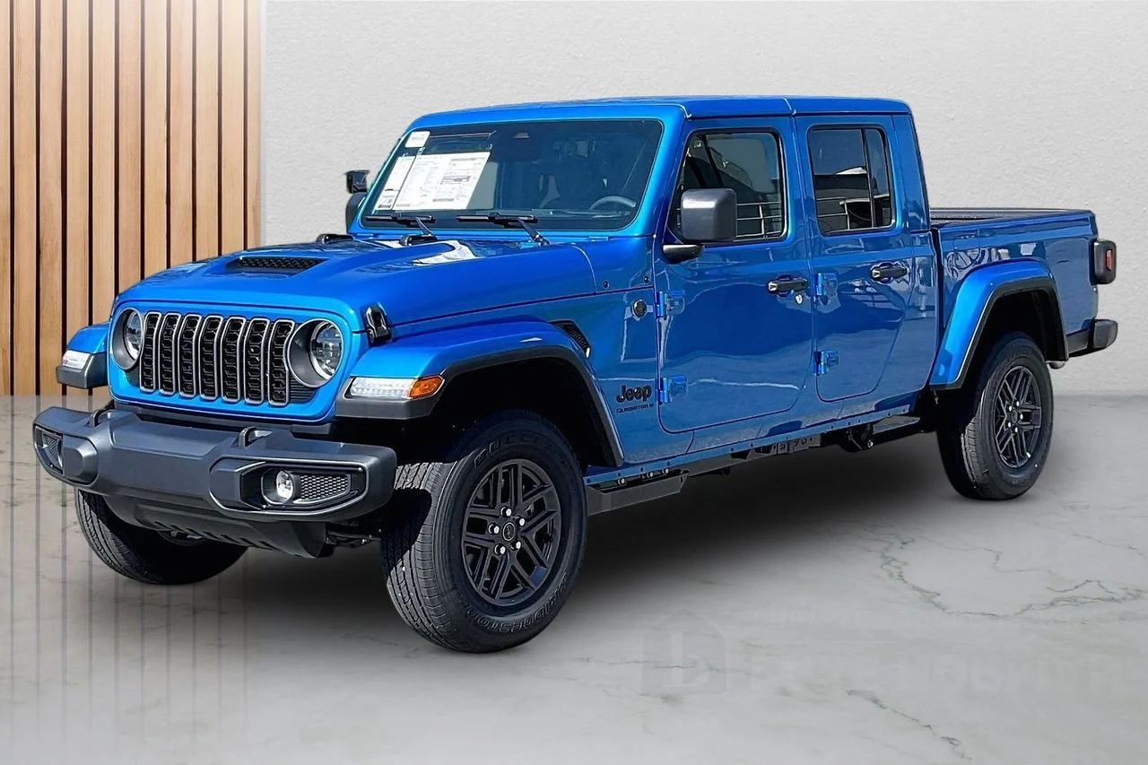 New 2026 Hydro Blue Pearl-Coat Exterior Paint Jeep Sport S image 4