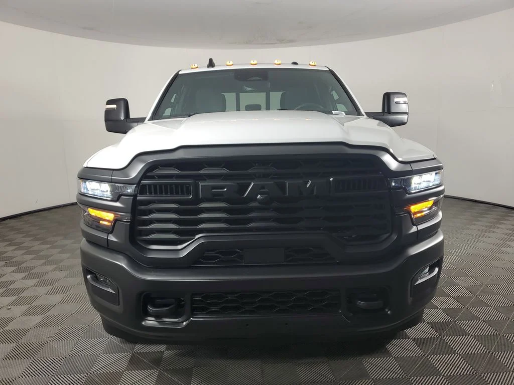 New 2026 Bright White Clear-Coat Exterior Paint RAM Tradesman image 9