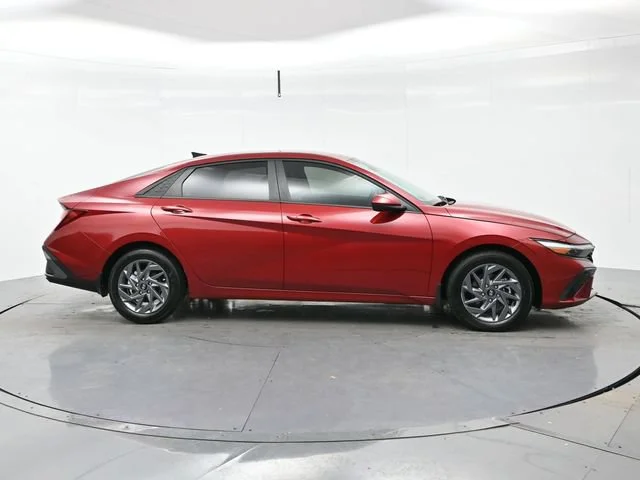 Used 2024 Ultimate Red Hyundai SEL image 8