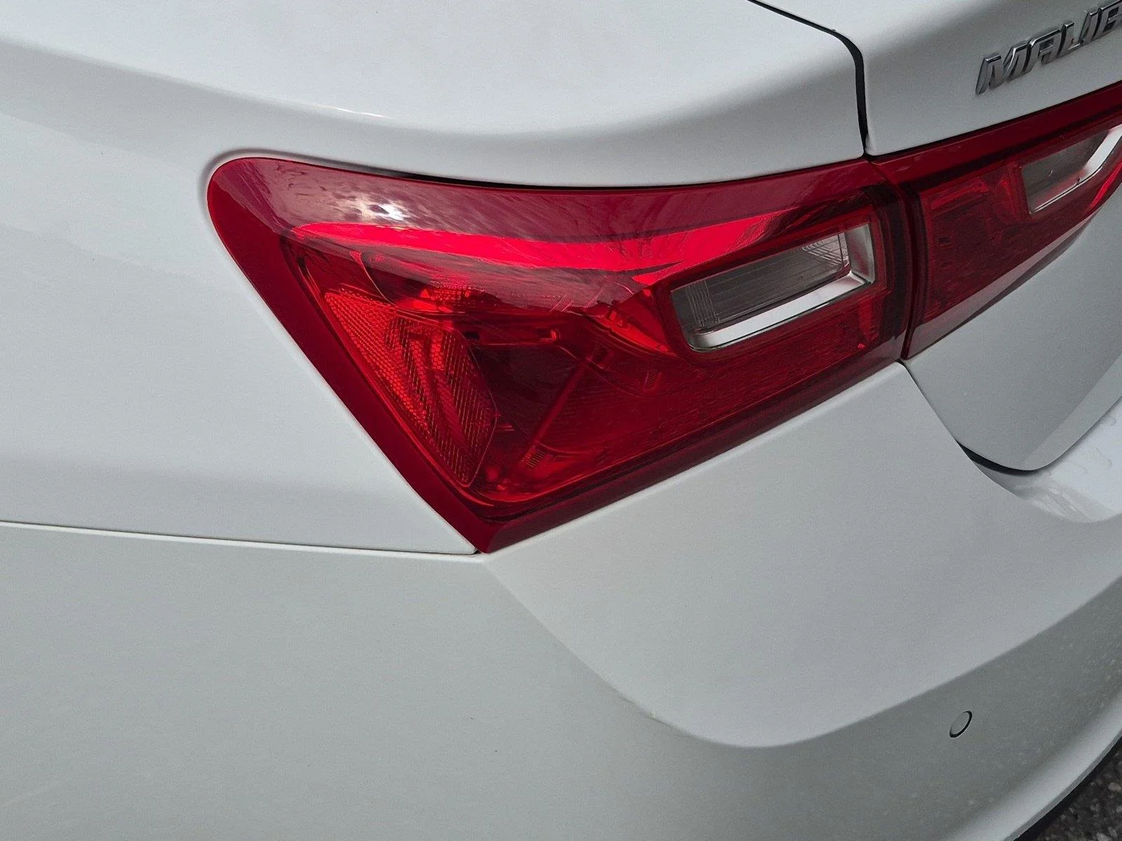 Used 2024 Summit White Chevrolet LT image 12