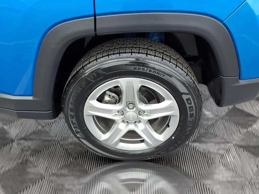 Certified Used 2023 Blue Jeep Latitude image 22