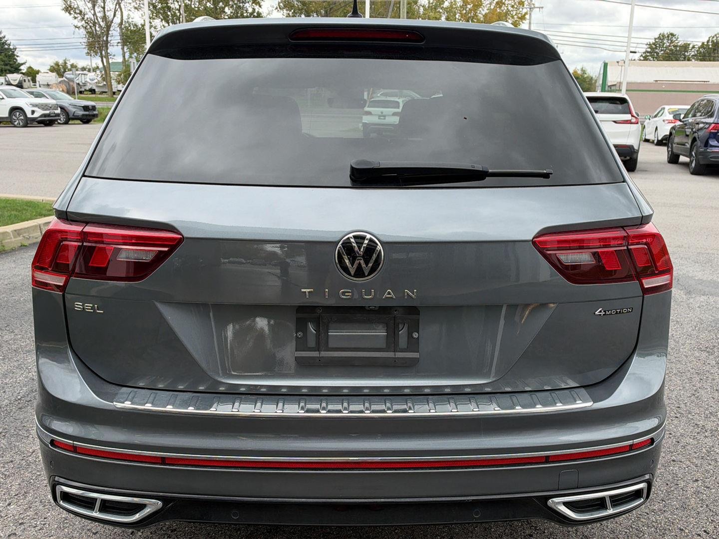 Certified Used 2024 Platinum Gray Metallic Volkswagen SEL R-Line image 5