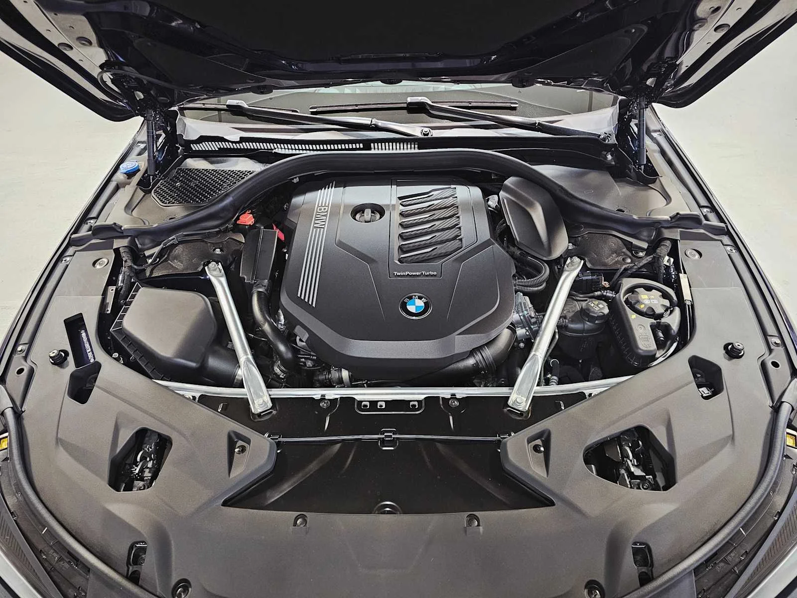 2026 BMW 8 Series 840i - Photo 9