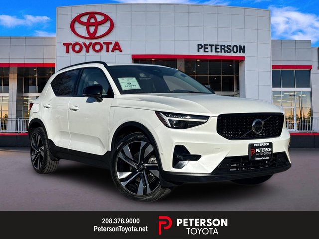 2026 Volvo XC40 B5 Ultra