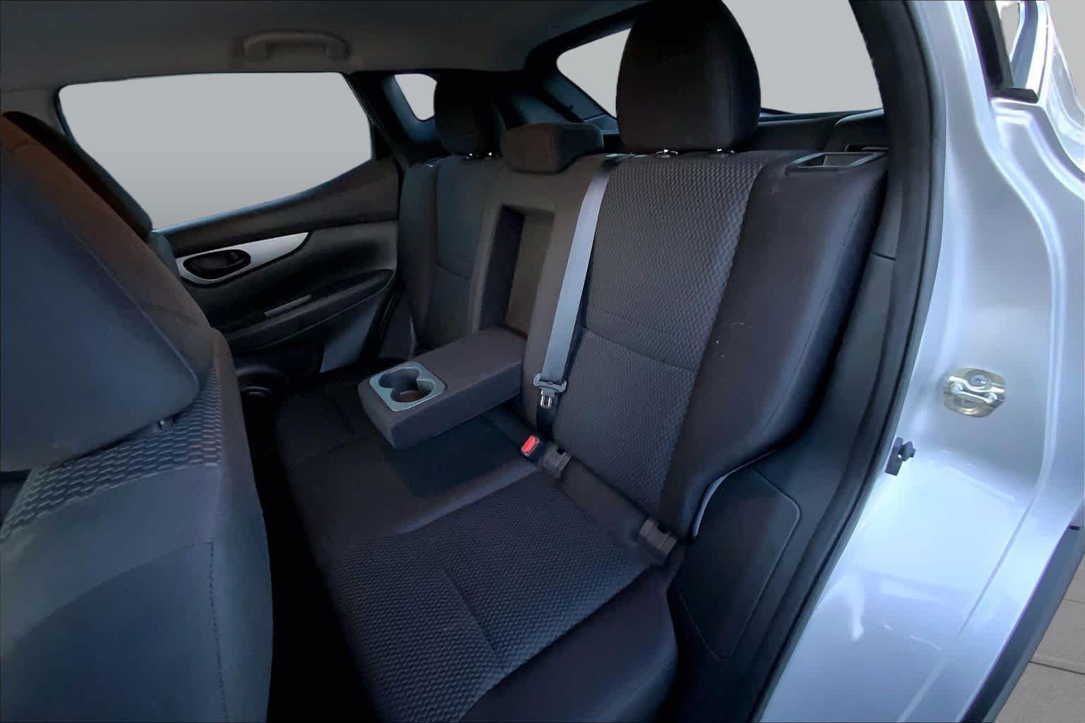 Used 2019 Brilliant Silver Metallic Nissan S image 18
