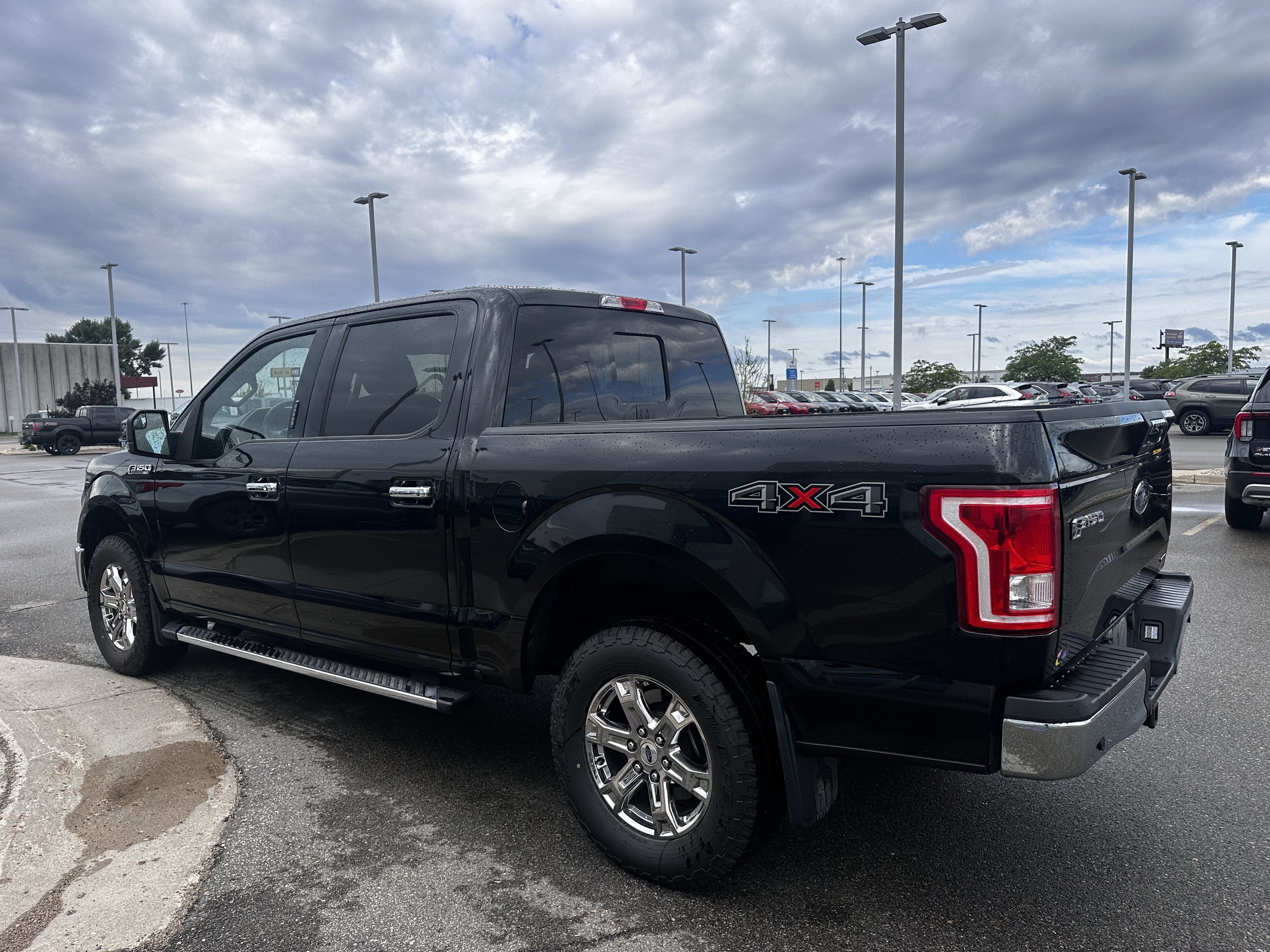 Used 2016 Shadow Black Ford XLT image 3