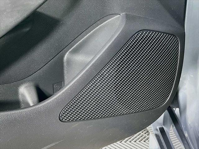 Certified Used 2020 CELESTITE GRAY ME. Toyota  image 18